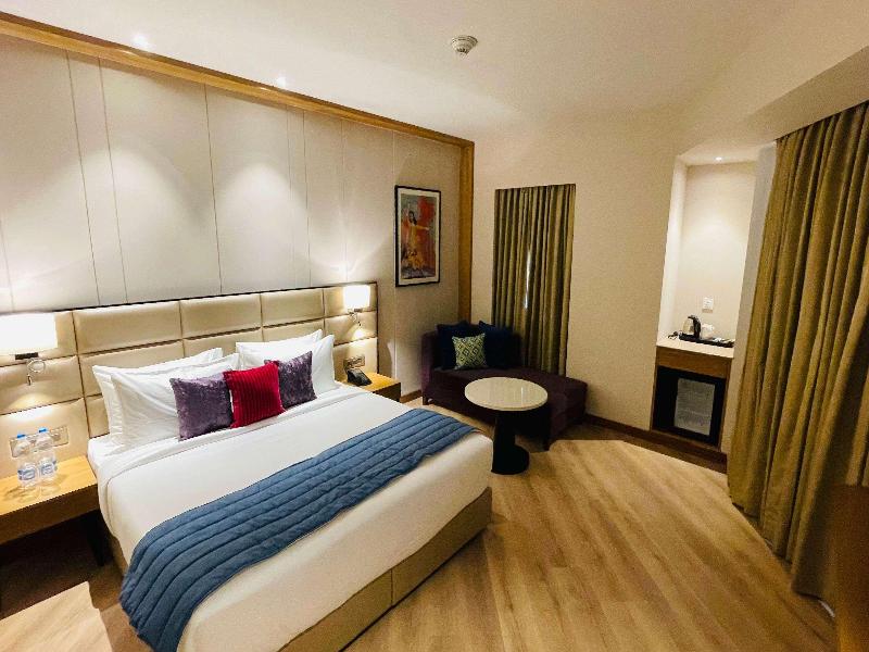 Junior Suite, 1 King Bed, Living Room, Private Balcony