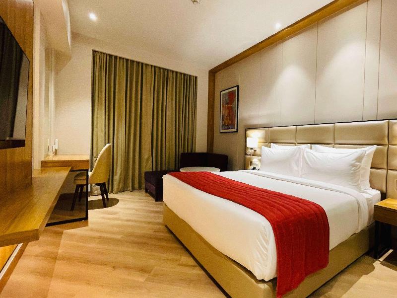 Mobility Accessible Room, 1 King Bed