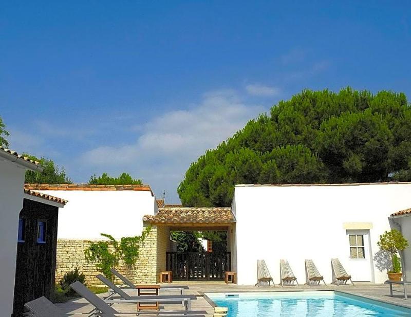 Hotel L Ocv An image