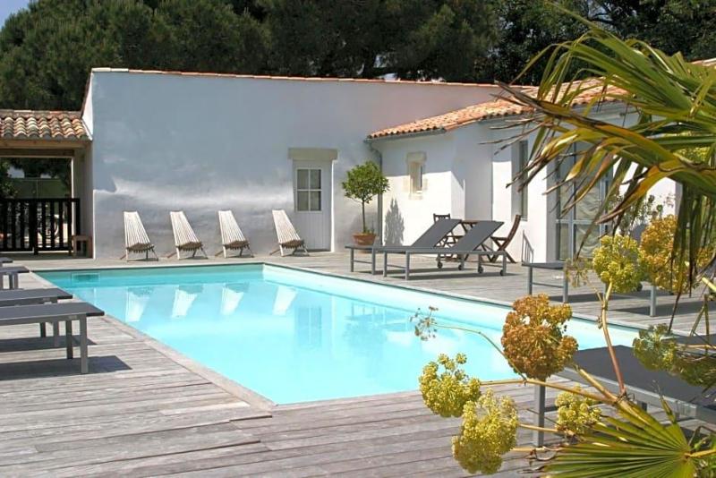 Hotel L Ocv An image