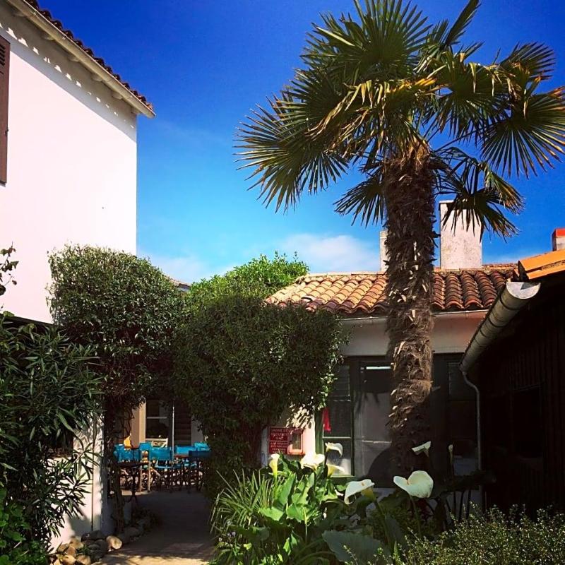 Hotel L Ocv An image