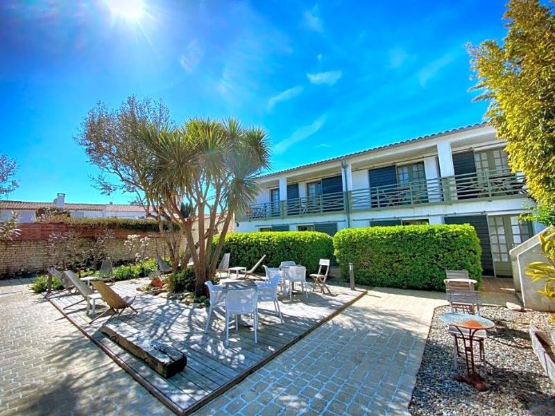 Hotel L Ocv An image