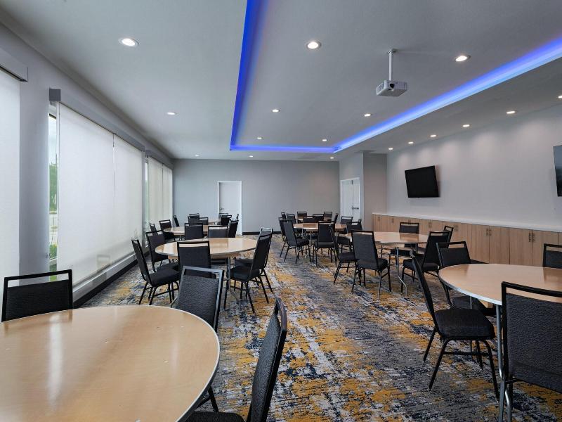 Towneplace Suites By Marriott Stafford Sugar Land image