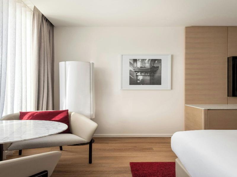 Adelaide Marriott Hotel image