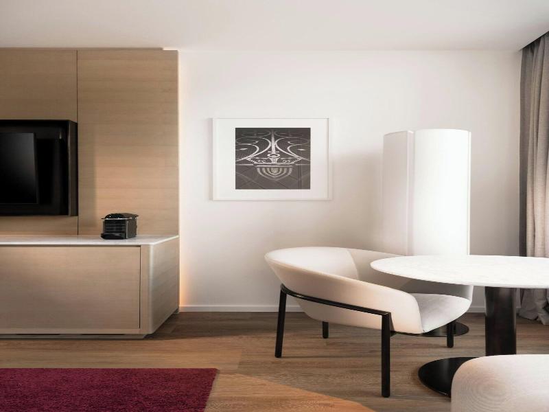 Adelaide Marriott Hotel image