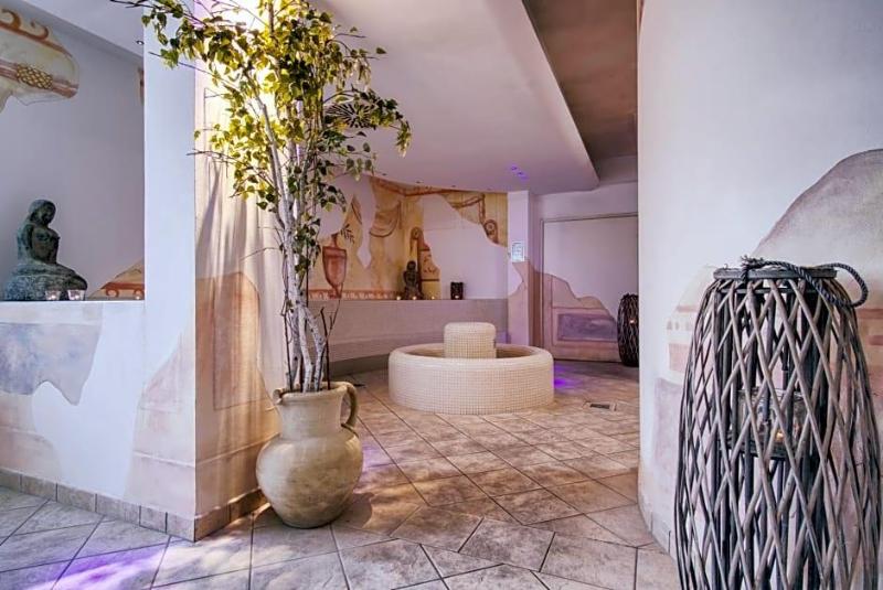 Hotel Caesar Residence & Spa image