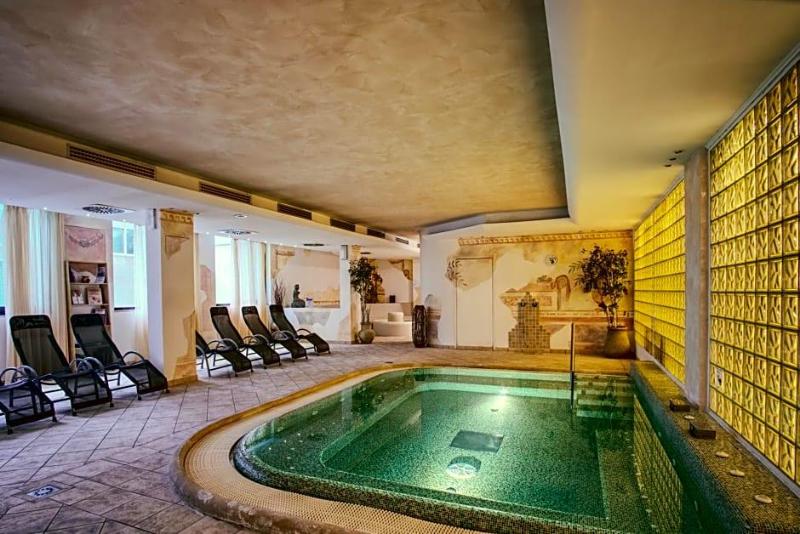 Hotel Caesar Residence & Spa image