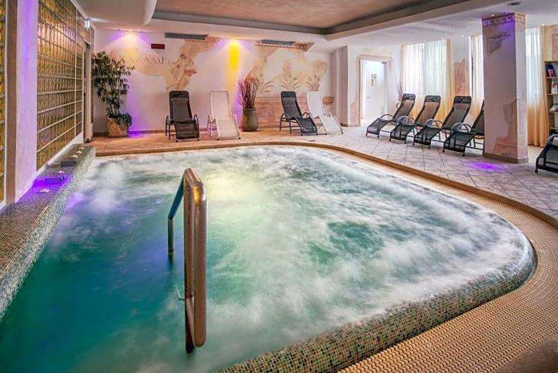 Hotel Caesar Residence & Spa image