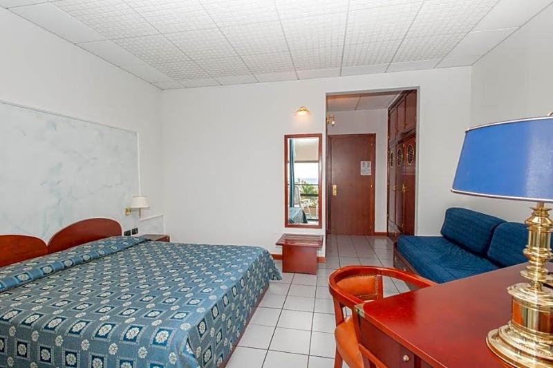 Hotel Caesar Residence & Spa image