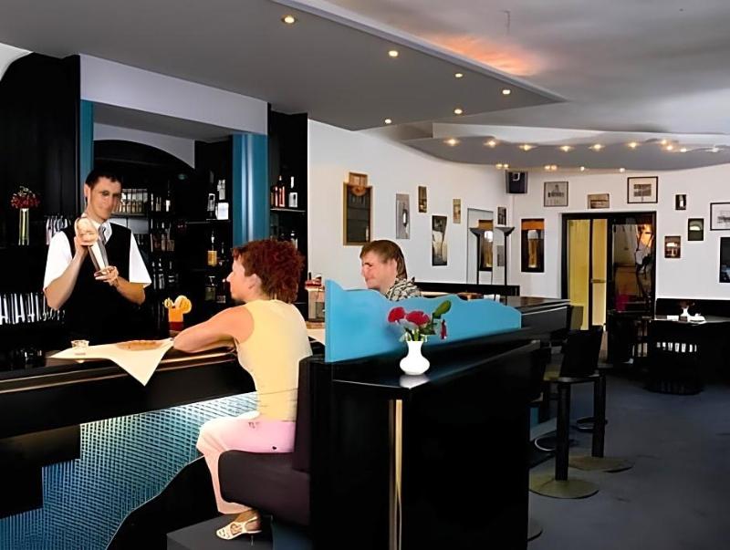 Hotel Bitterfelder Hof Mongoo Gmbh image