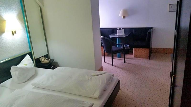 Hotel Bitterfelder Hof Mongoo Gmbh image