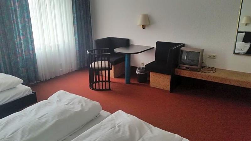 Hotel Bitterfelder Hof Mongoo Gmbh image