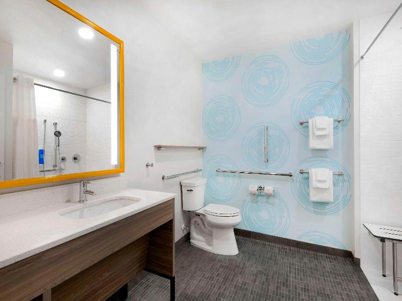 Tru by Hilton Wilmington Wrightsville Beach image