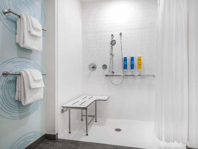 Tru by Hilton Wilmington Wrightsville Beach image