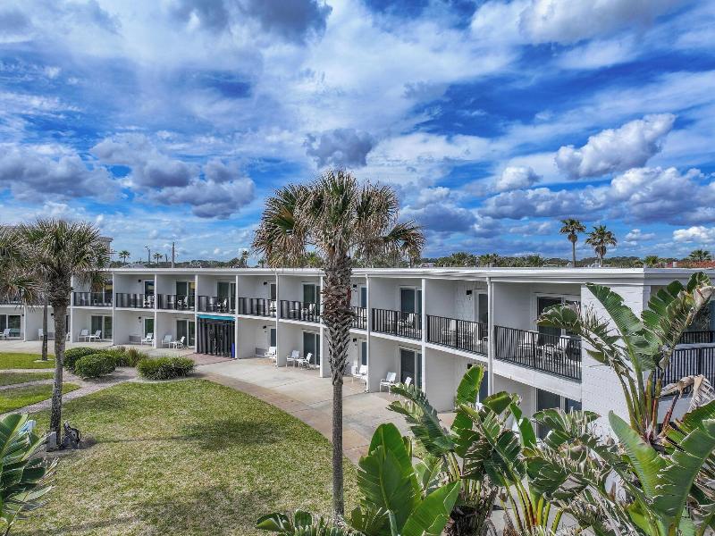 Seahorse Oceanfront Inn