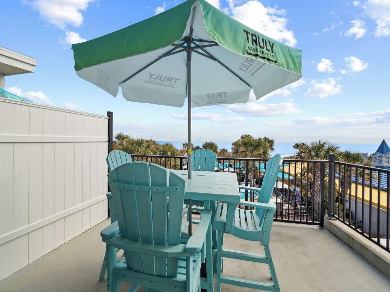 Seahorse Oceanfront Inn — photo 32