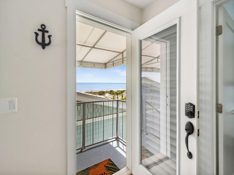 Seahorse Oceanfront Inn — photo 43