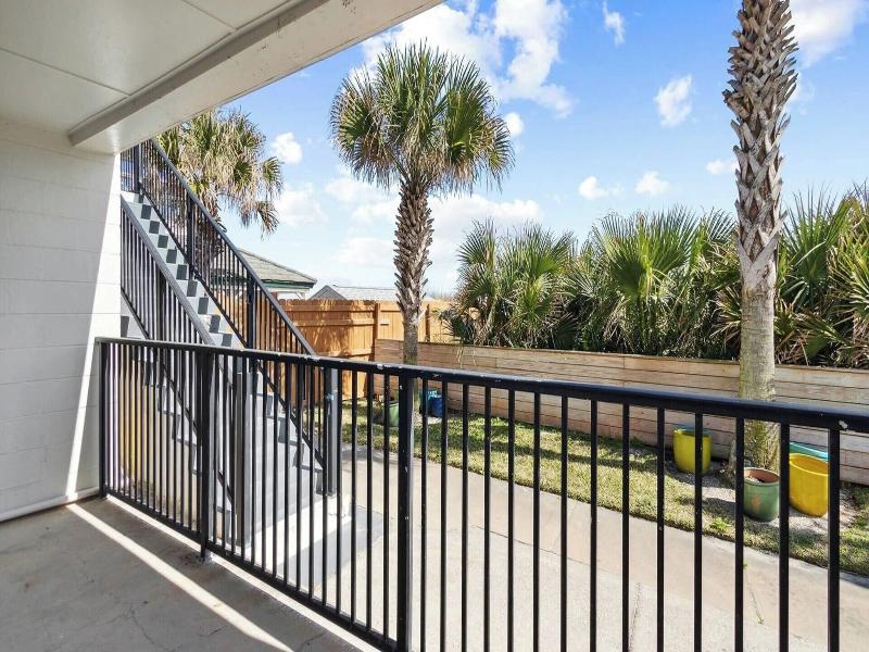 Seahorse Oceanfront Inn — photo 21