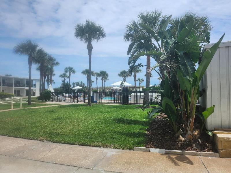Seahorse Oceanfront Inn — photo 27