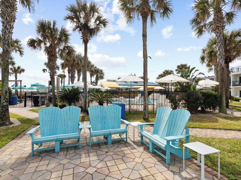 Seahorse Oceanfront Inn — photo 50