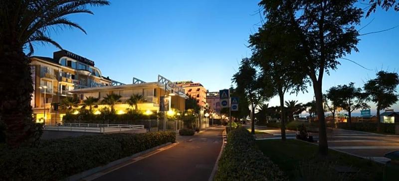 Hotel Roma image