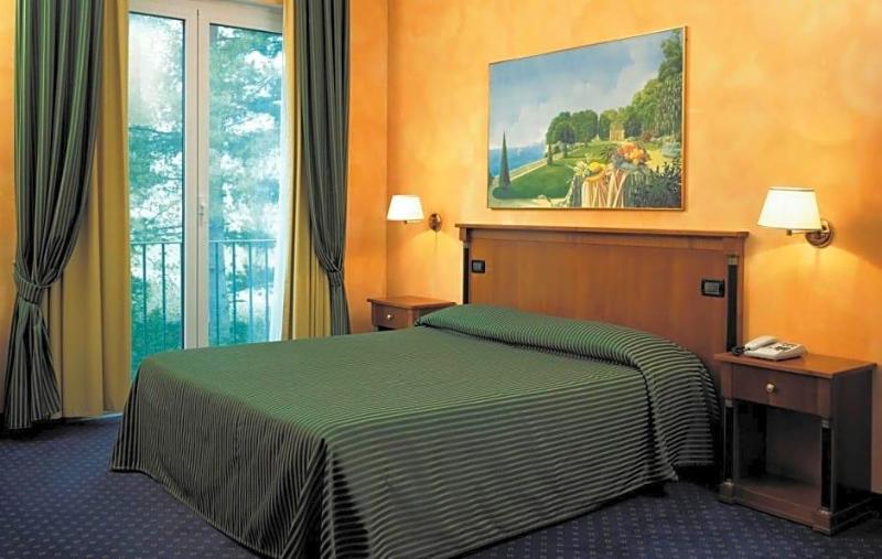 Hotel De La Ville image