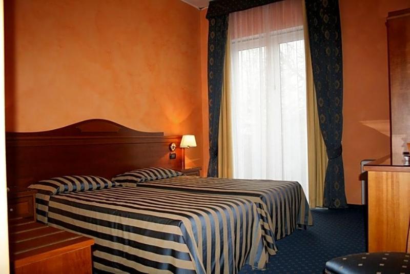Hotel De La Ville image