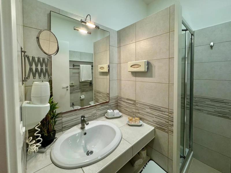 Hotel Jonio image