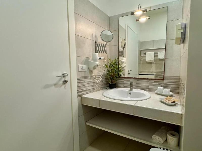 Hotel Jonio image