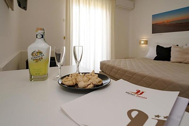 Hotel Jonio image
