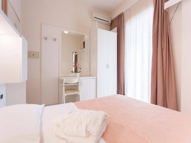 Sirena Boutique Hotel image
