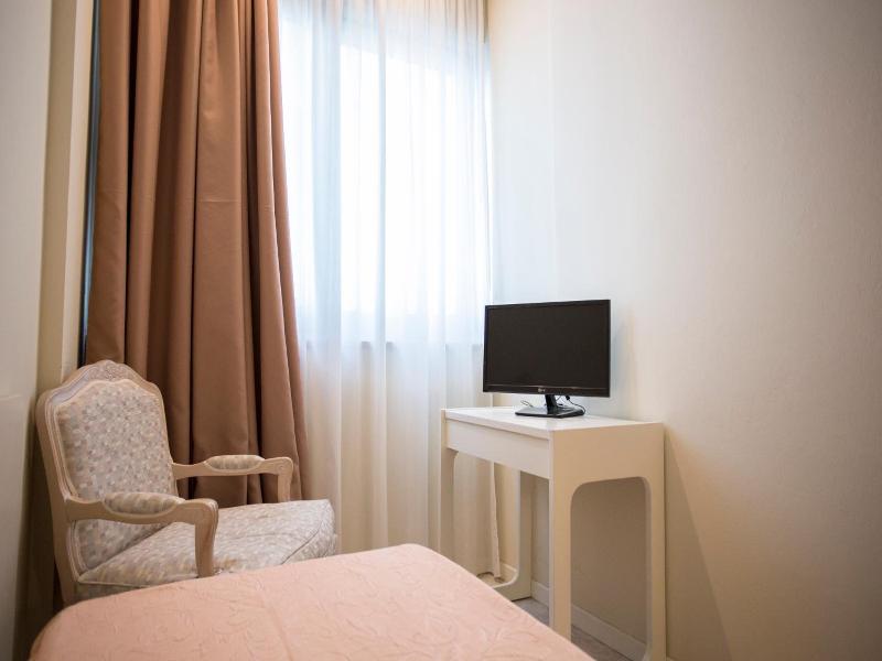 Sirena Boutique Hotel image
