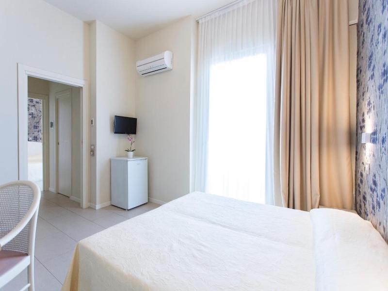 Sirena Boutique Hotel image