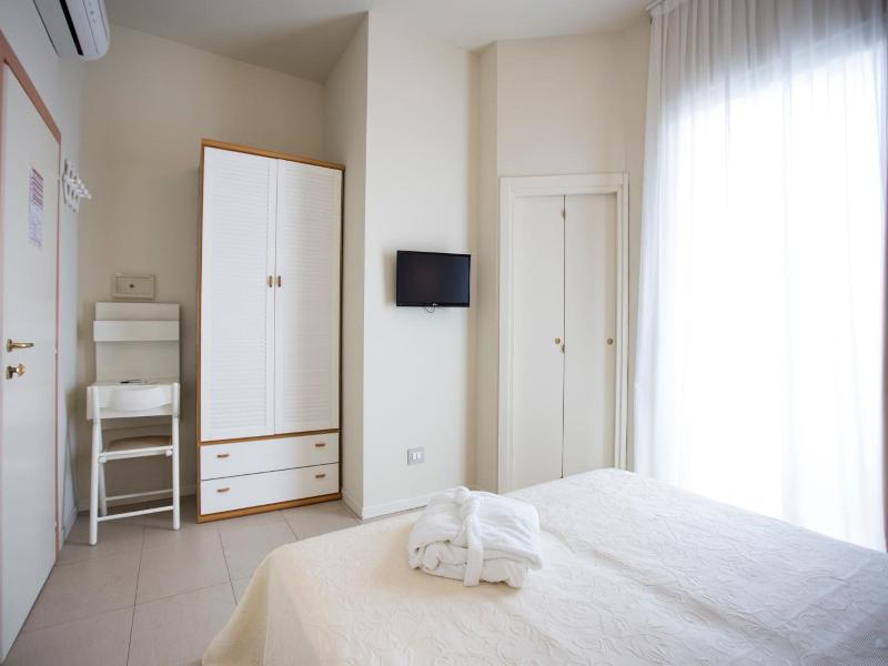 Sirena Boutique Hotel image