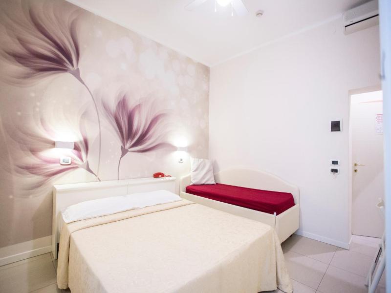 Sirena Boutique Hotel image