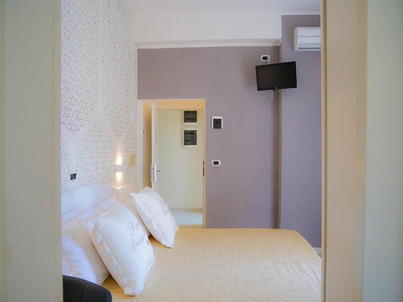 Sirena Boutique Hotel image