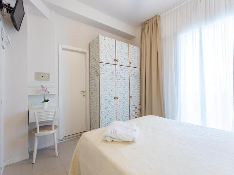 Sirena Boutique Hotel image
