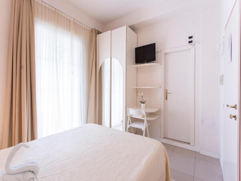 Sirena Boutique Hotel image