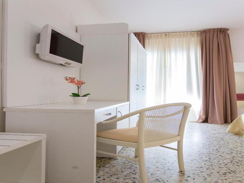 Sirena Boutique Hotel image