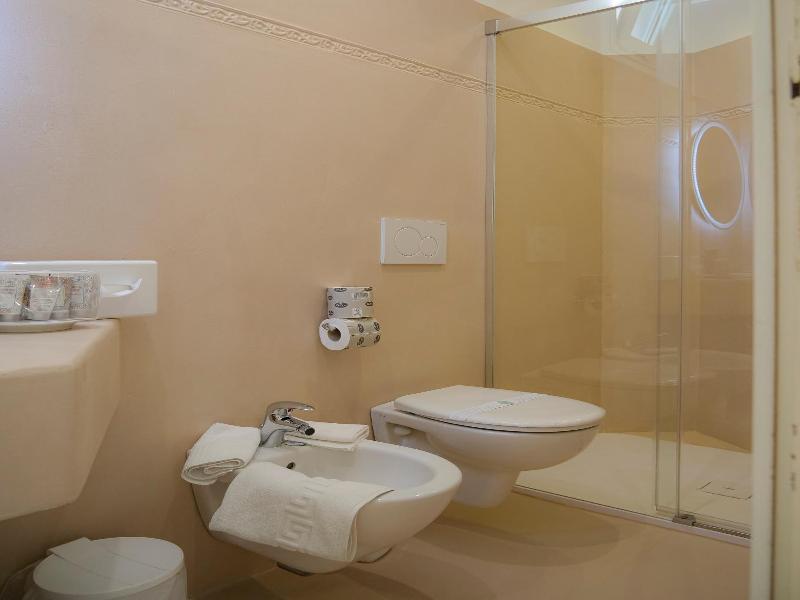 Sirena Boutique Hotel image