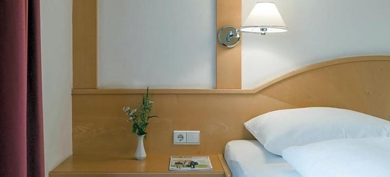 Parkhotel Plauserhof image