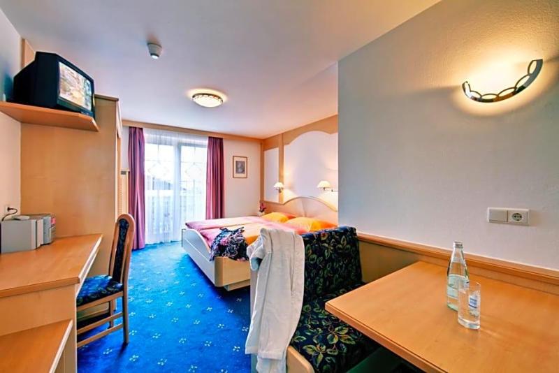 Parkhotel Plauserhof image