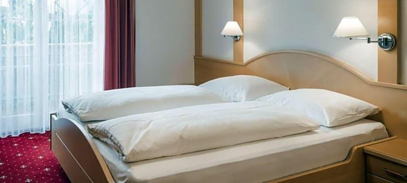 Parkhotel Plauserhof image