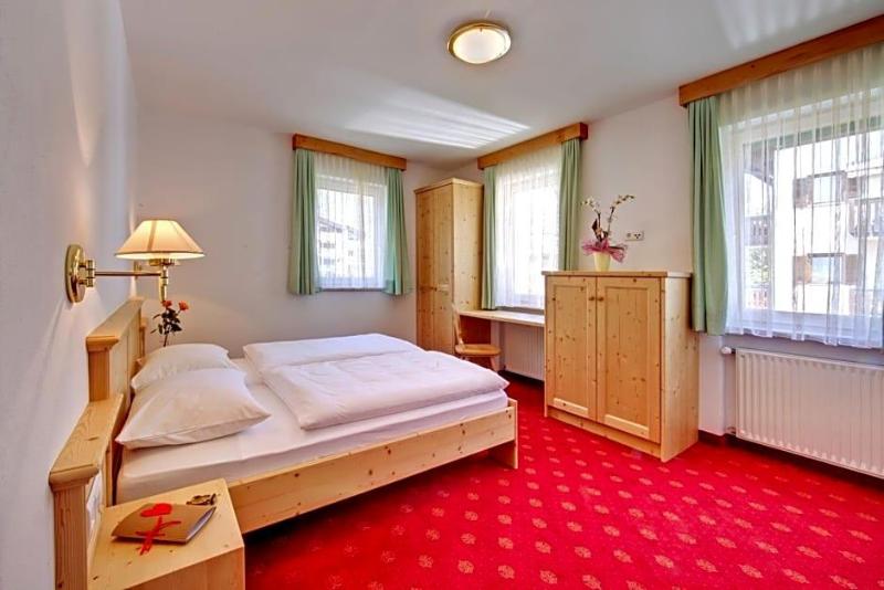 Parkhotel Plauserhof image