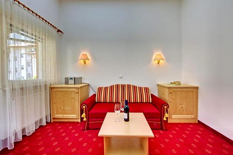 Parkhotel Plauserhof image