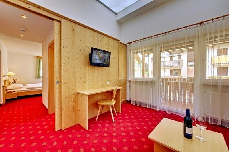 Parkhotel Plauserhof image