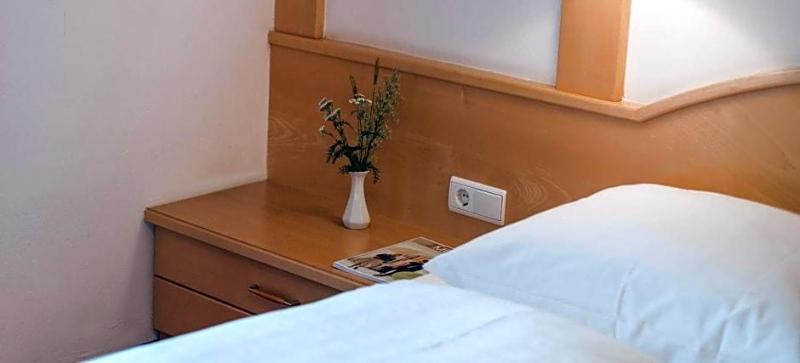 Parkhotel Plauserhof image