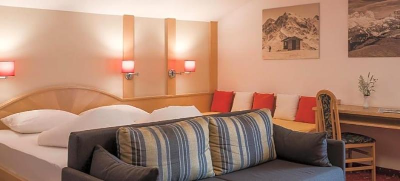 Parkhotel Plauserhof image