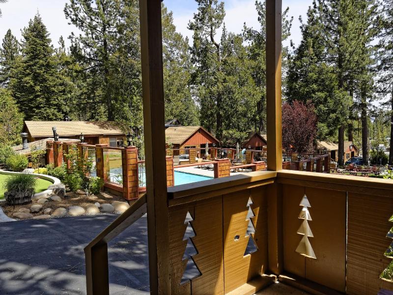 Cedar Glen Lodge image