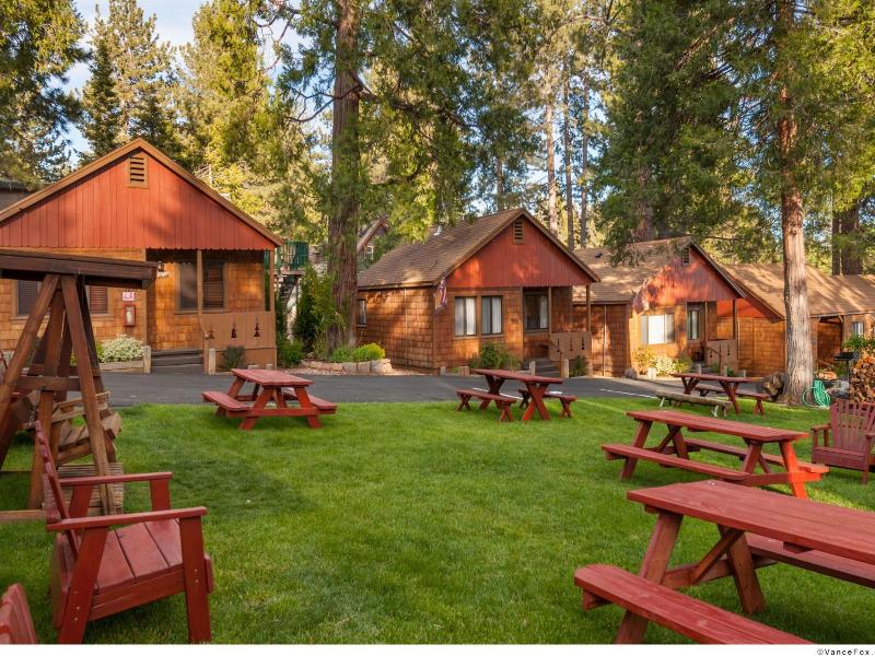 Cedar Glen Lodge image
